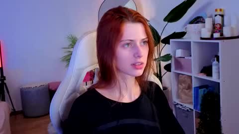 Snapshot of doll_lesli chatting on December 2025 11:30:02 AM Your doll Lesli online show from December 2025 11:30:02 AM