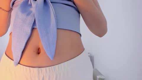 Snapshot of dollcedolly chatting on April 2026 09:08:01 AM Eva online show from April 2026 09:08:01 AM