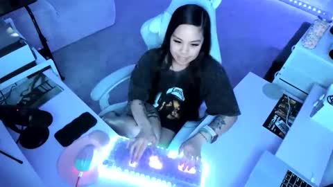 DOLLLFACE online show from February 2026 06:42:02 AM