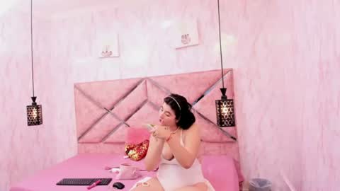 Snapshot of dolls_antonella chatting on June 2026 12:41:02 PM Antonella online show from June 2026 12:41:02 PM