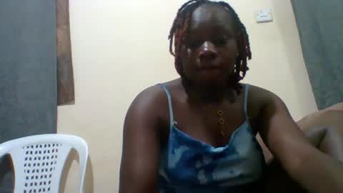 Snapshot of dollyvee chatting on November 2025 04:46:01 AM dollyvee online show from November 2025 04:46:01 AM