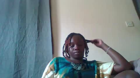 dollyvee online show from November 2025 10:14:01 AM