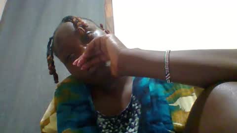 dollyvee online show from November 2025 03:14:02 PM