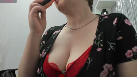 Snapshot of doloressea chatting on January 2025 06:02:02 AM DoloresSea online show from January 2025 06:02:02 AM