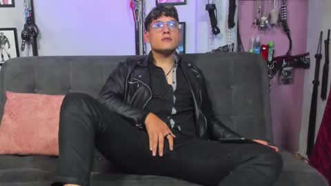 Snapshot of dom2travelers_sm chatting on February 2025 07:16:02 PM Diego Castell online show from February 2025 07:16:02 PM