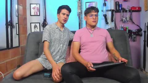 Snapshot of dom2travelers_sm chatting on February 2025 01:00:02 PM Diego Castell online show from February 2025 01:00:02 PM