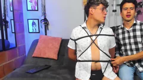 Snapshot of dom2travelers_sm chatting on February 2025 02:44:01 PM Diego Castell online show from February 2025 02:44:01 PM