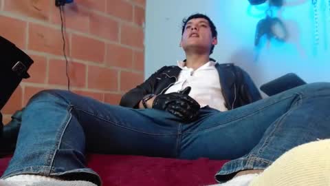 Snapshot of dom2travelers_sm chatting on October 2025 09:37:02 PM Diego Castell online show from October 2025 09:37:02 PM