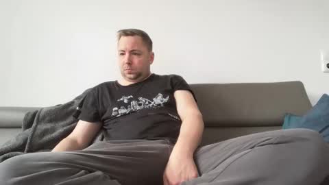 dombio_12 online show from April 2026 11:04:01 AM