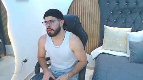 Snapshot of domboy_ chatting on May 2026 08:37:01 PM domboy online show from May 2026 08:37:01 PM