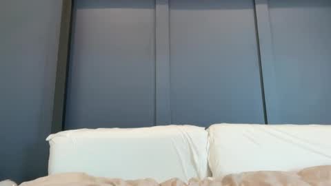 Dom online show from December 2025 09:30:01 PM