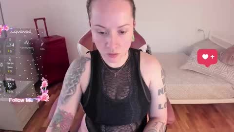 Snapshot of domina_deivis chatting on December 2025 01:05:02 PM I WILL BE BACK ON WEDNESDAY DECEMBER 4 0100AM COLOMBIA TIME online show from December 2025 01:05:02 PM