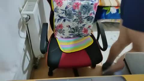 Snapshot of dominantboy77 chatting on February 2025 10:26:01 PM dominantboy77 online show from February 2025 10:26:01 PM