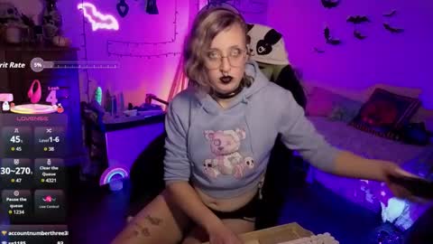 Bigbearnbunnyboy online show from December 2025 12:30:01 AM