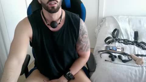 DominatedTitan online show from November 2025 02:15:01 PM