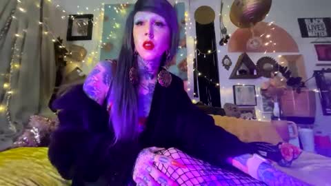 Snapshot of dominatrixmars chatting on December 2024 04:26:01 AM Dominatrix Esther Mars online show from December 2024 04:26:01 AM