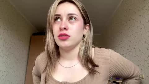 Mia online show from April 2026 08:09:02 AM