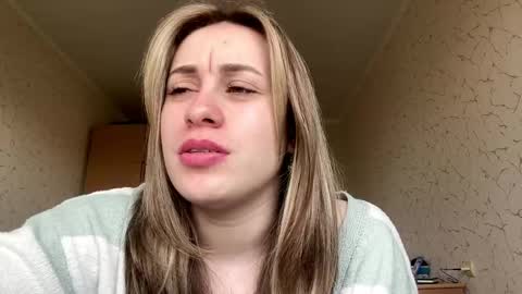 Mia online show from April 2026 08:04:02 AM