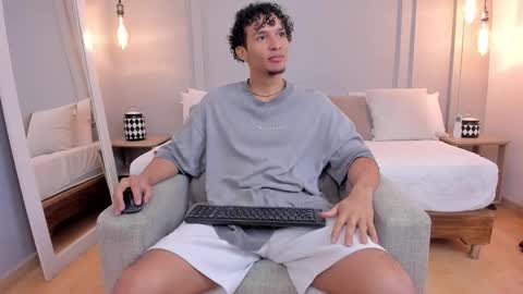 Snapshot of dominick_star chatting on October 2025 04:02:02 AM Dominick Star online show from October 2025 04:02:02 AM