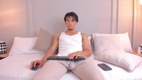 Snapshot of dominick_star chatting on November 2025 04:04:01 AM Dominick Star online show from November 2025 04:04:01 AM