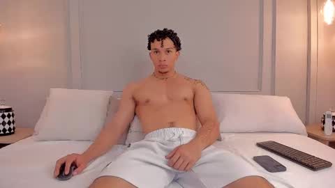 Snapshot of dominick_star chatting on November 2025 04:12:01 AM Dominick Star online show from November 2025 04:12:01 AM