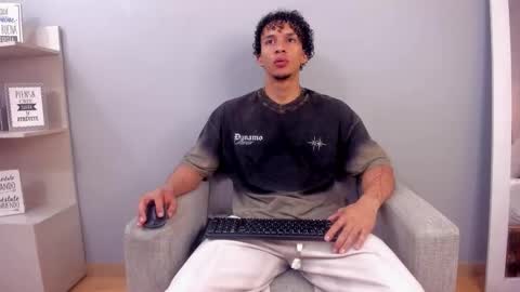 Snapshot of dominick_star chatting on November 2025 04:04:01 AM Dominick Star online show from November 2025 04:04:01 AM