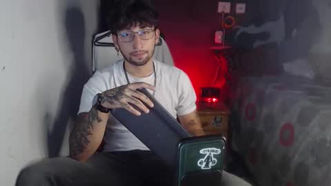 Snapshot of dominus_kane chatting on November 2025 06:35:02 AM dominus_kane online show from November 2025 06:35:02 AM