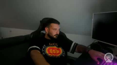 donchriiis online show from September 2025 01:30:01 AM