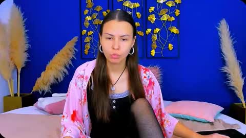 Donna Won online show from October 2025 09:02:01 PM