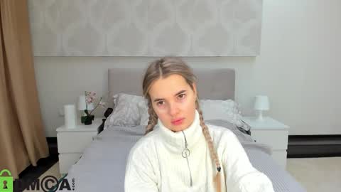 Donna On GMT2 Mon-Fri 3-9 AM online show from November 2025 12:00:01 AM