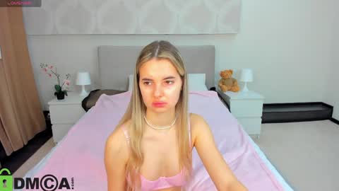 Donna On GMT2 Mon-Fri 3-9 AM online show from April 2026 12:10:01 AM