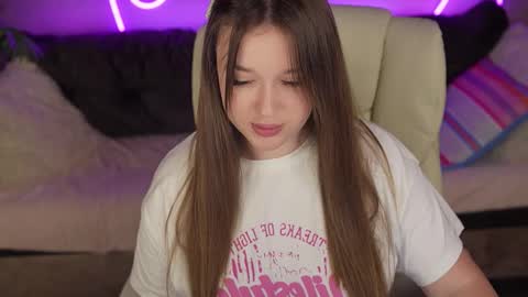 Snapshot of donnalust chatting on November 2025 09:24:02 PM DONNA online show from November 2025 09:24:02 PM