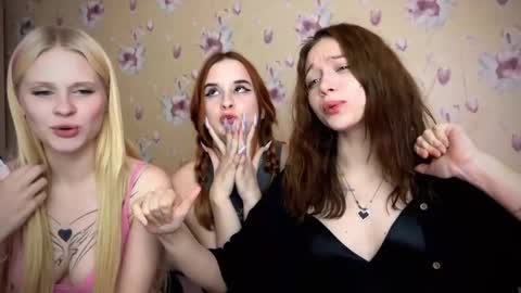 Snapshot of dontoke_ chatting on December 2024 06:53:02 PM Nicole online show from December 2024 06:53:02 PM