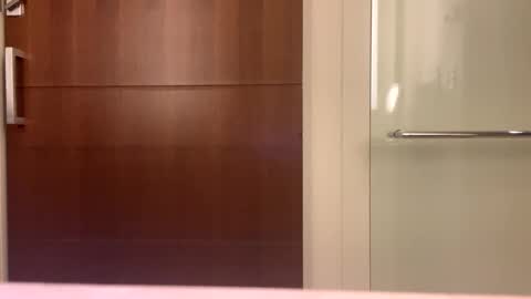 Snapshot of donwyan4 chatting on September 2025 08:06:01 AM donwyan4 online show from September 2025 08:06:01 AM