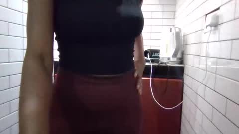 dora05191 online show from September 2025 08:30:01 PM