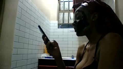 dora05191 online show from September 2025 08:43:01 PM