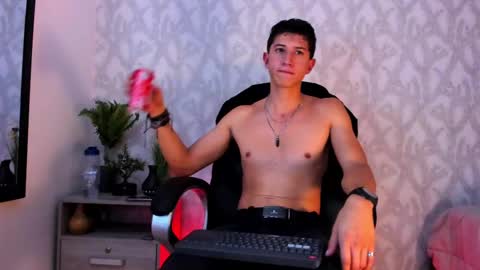 Snapshot of dorian_mystery chatting on December 2024 07:40:01 AM dorian_mystery online show from December 2024 07:40:01 AM