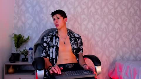 Snapshot of dorian_mystery chatting on January 2025 03:34:02 AM dorian_mystery online show from January 2025 03:34:02 AM