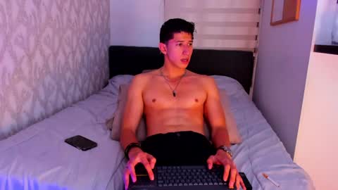 Snapshot of dorian_mystery chatting on January 2025 10:20:02 AM dorian_mystery online show from January 2025 10:20:02 AM