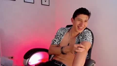 Snapshot of dorian_mystery chatting on October 2025 10:20:02 PM dorian_mystery online show from October 2025 10:20:02 PM