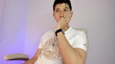 dorian_mystery online show from April 2026 12:25:02 AM