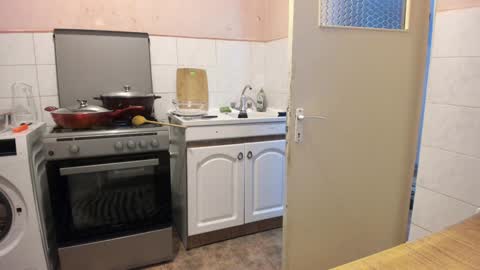 Snapshot of doriancretu95 chatting on December 2024 07:25:02 PM menu below online show from December 2024 07:25:02 PM