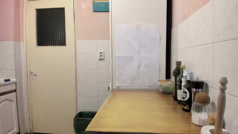 Snapshot of doriancretu95 chatting on December 2024 09:33:02 PM menu below online show from December 2024 09:33:02 PM