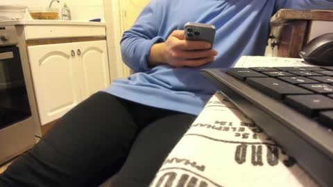 Snapshot of doriancretu95 chatting on December 2024 06:09:01 PM menu below online show from December 2024 06:09:01 PM