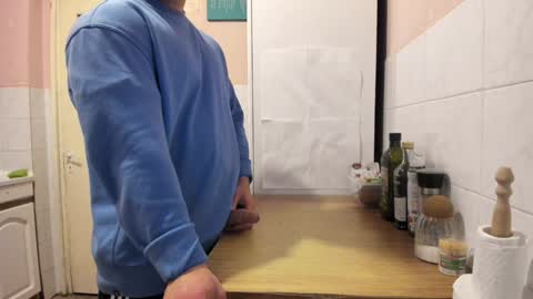 Snapshot of doriancretu95 chatting on January 2025 06:39:01 PM menu below online show from January 2025 06:39:01 PM