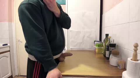 Snapshot of doriancretu95 chatting on February 2025 10:17:02 AM menu below online show from February 2025 10:17:02 AM