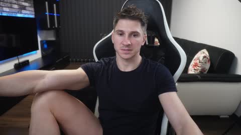 Dorian Reyes online show from December 2024 02:32:01 AM