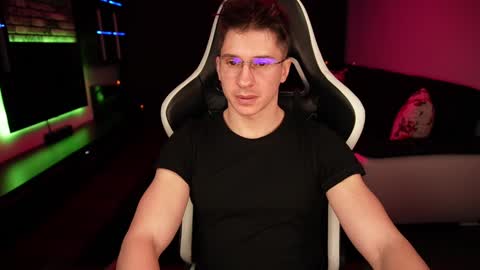 Dorian Reyes online show from January 2025 10:19:01 PM