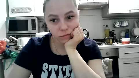 Snapshot of dorrie_ann chatting on February 2025 07:03:02 PM Dorrie Ann online show from February 2025 07:03:02 PM