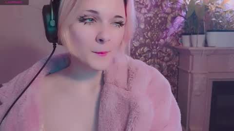 Snapshot of doublebubblecum chatting on November 2025 11:47:02 PM Angie online show from November 2025 11:47:02 PM